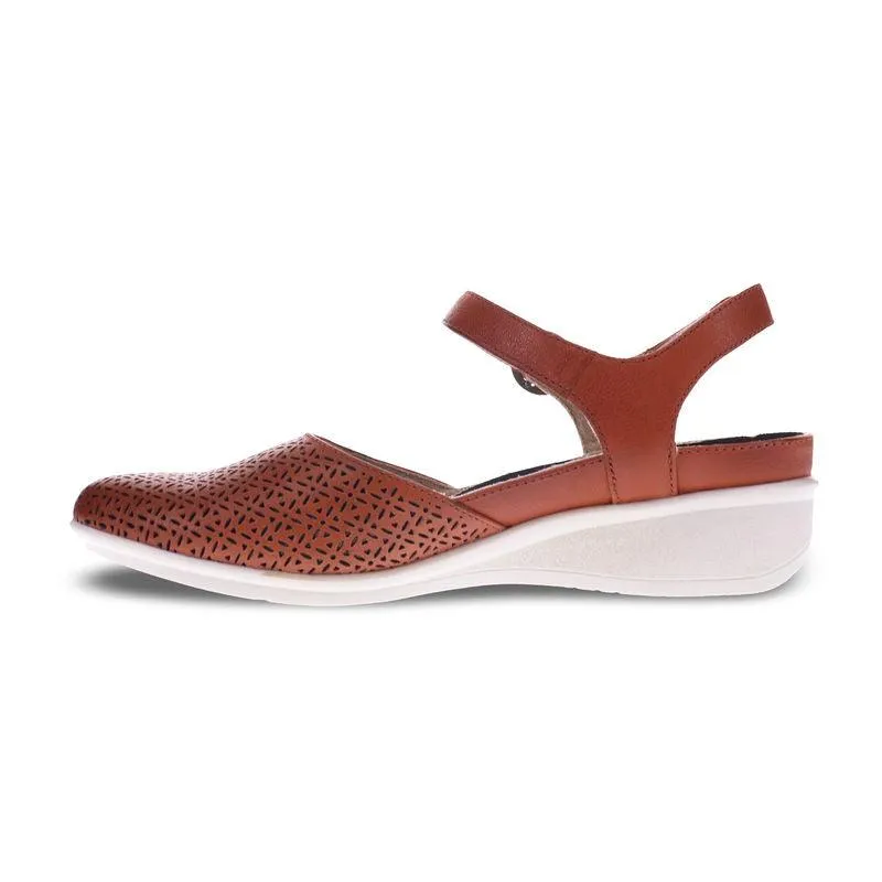 Calabria Closed Toe Sandal - Limited Time Offer